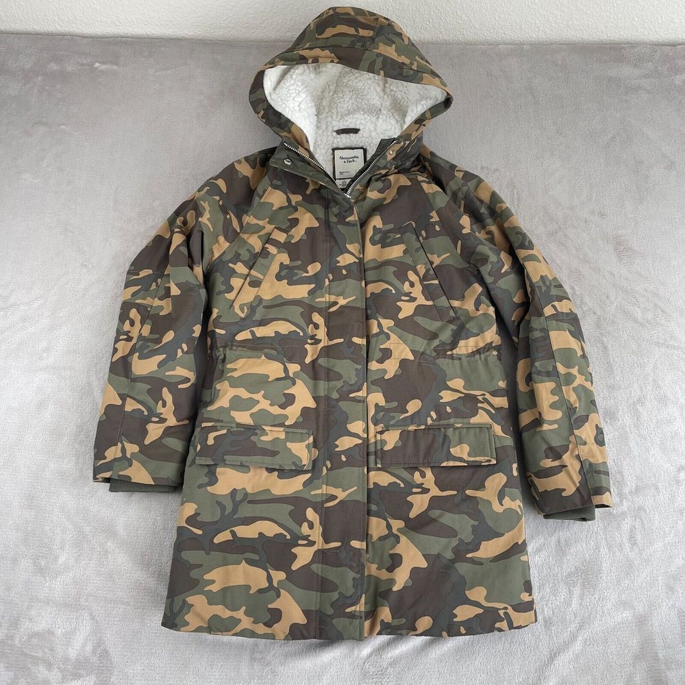 Abercrombie & Fitch Parka Women Small Woodland Camo Sherpa Lined Hood NWOT $300